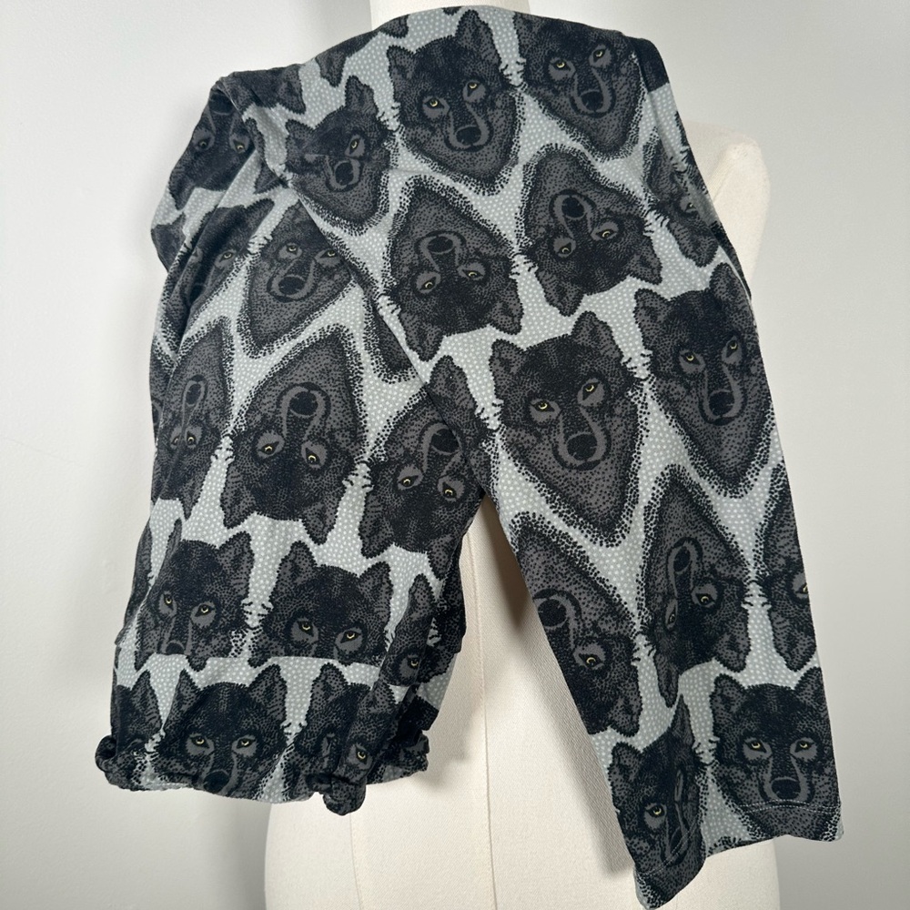 LuLaRoe Black and Gray Wolf Print Leggings